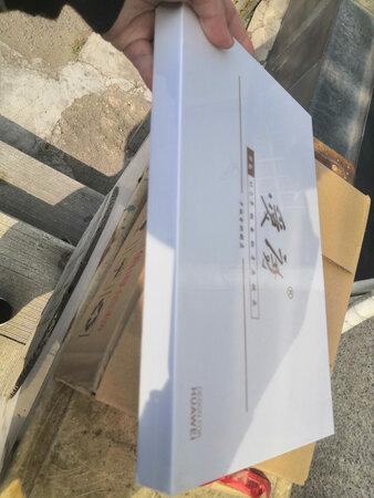 真好使，是真的好使，不厚，外形和性能都很高端，主要是不用另外充电，这是最牛的！