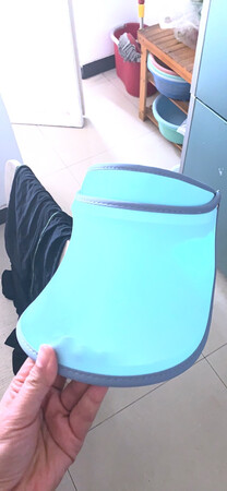 买的小号，挺好，完全可以遮阳