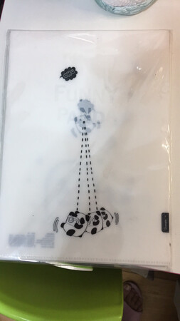 文件夹挺好，给孩子装卷子，很好。