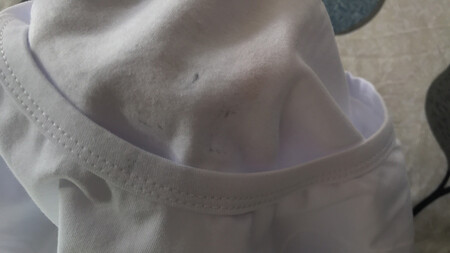 客服态度极差   收到之后衣服质量很差   还是脏兮兮的跟旧的一样   开始叫卖家给我改地址   我已经跟当时的快递站点联系过   他们告知我直接联系卖家就可以   然后这边客服答应了却迟迟没有改   再次联系快点站点  他们说根本没有收到   我真的无语   今天再说这个事  客服告诉我要自己到原先的地址去改   说话跟脑子转不过弯来一样   就因为这客服的态度我再也不会来这个店了
