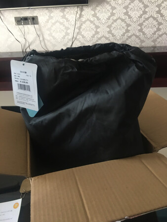 布料很好、就是买大了一点、但是看了还是很好