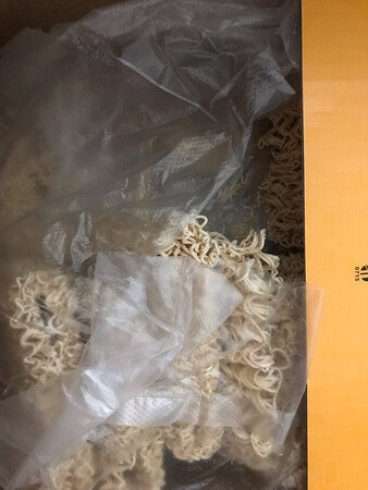 已经不是第一次购买了，家里人都喜欢，吃饭了再来。