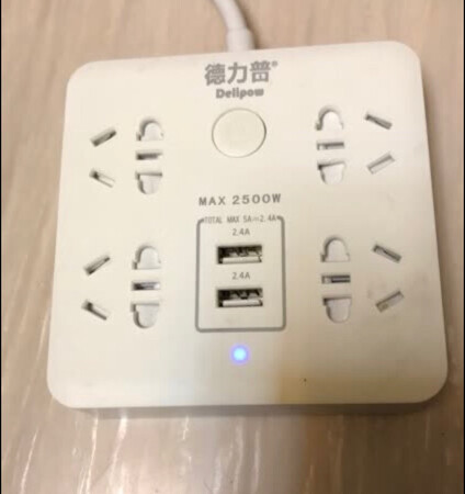 外形外观：从外观上讲此款插板还是很美观的 比传统插板不知道到要高大上好几倍 扁式的设计也不容易倒
安全性能：安全性能当面  一直信赖大品牌 材质手感也不错
产品质感：那当然没有问题了 一分价钱一分货 相信大品牌的
其他特色：我买的是五米长的线 因为当时装修床头柜那没有安插板 普通插板又不美观 精挑细选就选了这款 回来一看果然没有失望 很好看 插电试了一下也好用