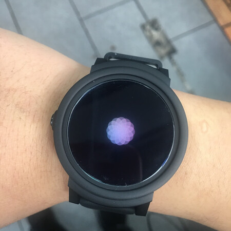 外形外观：简约大气，特别时尚
灵敏度：操作起来，没有什么多余的卡顿
准确性：指哪儿打哪儿
舒适程度：硅胶材质的，戴着很舒服
做工质量：质量看着也很好
主要是心心念了好久了，终于下定决心买了，特别喜欢
