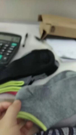 很满意的一次购物，袜子好看和图片一样，以后认准这家袜子了，物有所值，不知道会不会有宝宝的袜子