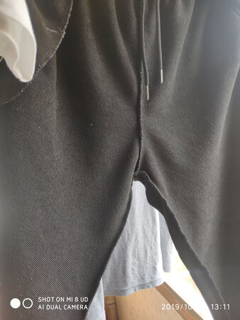 包装完好和图片一样，穿着舒服现在的天气穿正好，做工精致，好评好评好评好评