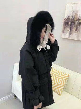 衣服质量不错  快递很快刚刚好我这冷了 穿上去很漂亮很舒服   衣服做工很好  钟意你啊  嘻嘻