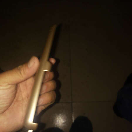 这种背夹电池很好用没有连接线用起来方便的很主要还是重电也快！！