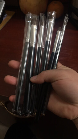 没有用过刷子，这次活动拼单就买了个便宜的回来练手。质量还不错，物美价廉。接下来就是每天好好练习了。希望能让自己变得更优秀。