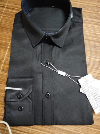 衣服穿着很舒服，不容易起皱，穿了一段时间了，一直没来得及评论，推荐购买