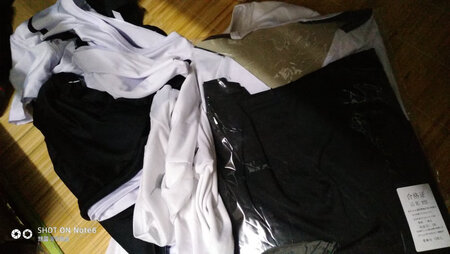 很不满意的一次购物，四件衣服有三个码数，有两个码数根本都穿不了！！！！