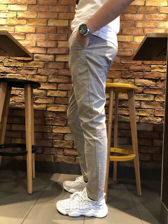 宝贝好版型，这裤子做工精致，到货之后试了一下，挺棒的。