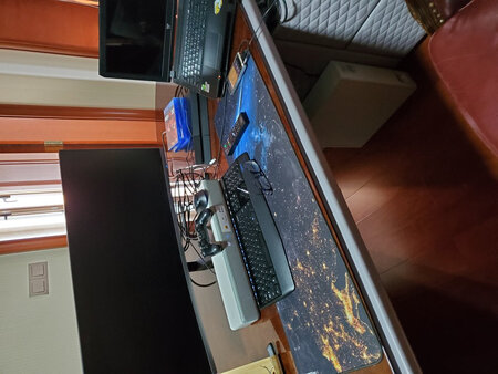感觉中规中矩吧。说不上太好也说不上太坏，还行吧。