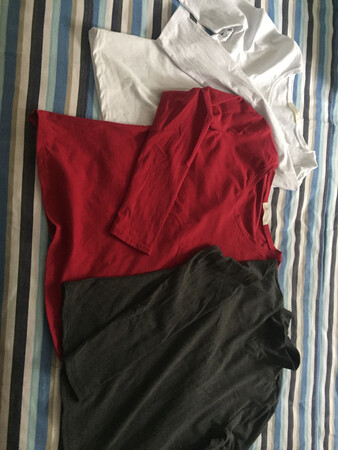 衣服质量很好，穿着舒适，洗了不掉色。