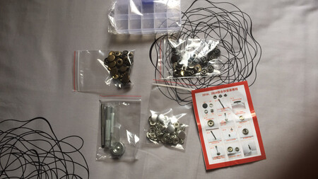 快递很快，纽扣质量很好，工具齐全，觉得自己能安装