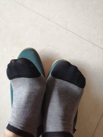 质量一般有一双穿来一次大拇指就露出来了。