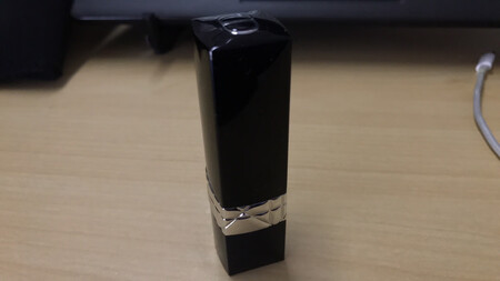 产品颜色：很不错的颜色，自然清新，而且不沾杯。