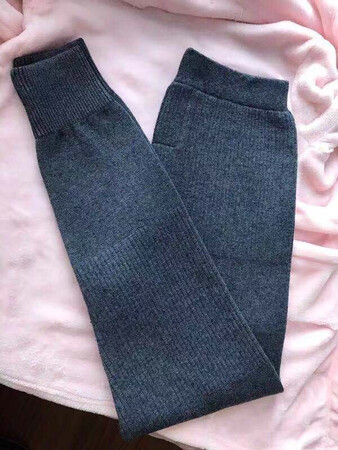 比之前在其他店买的好，这家手感更柔软，羊绒羊毛更好，穿起来也好看！还是要收藏几家好店，以后买东西方便