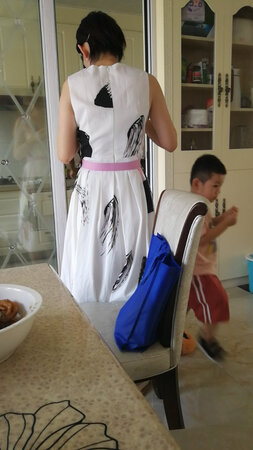 给老婆买的，打完折300元，布料很好。