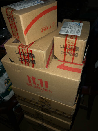 昨天试用了一下，细针确实很尖轻轻一点就可以了，一定要小心戳到手真的很锋利！