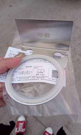 钢非常厚实，还没安装，希望牢固，不生锈，先给个好评。