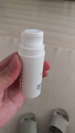 之前在网上买过去痘产品都效果不是很理想，偶然的机会我看到了军献的介绍，感觉产品应该不错，我买的时候心里也在说这是在网上买去痘产品最后一个了，不管用，我在也不买了，收到用了一个星期才来评价！效果很好！还有一股淡淡的香味，棒棒的！脸上的痘痘好了好多！！用完还会在来买的，在此也推荐给大家！！！！！！！！！？