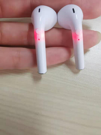 做工质感：做工特别好，特别细致，没有任何瑕疵。
音效音质：音效就和身临其境一样，尤其是低音特别的狂暴。
续航能力：希望能力特别的强，听歌能听好久好久。
灵敏度：灵敏度也特别高，操作很简便。
舒适度：舒适度特别好，塞在耳朵里面，时间长了也很舒服，不会有不舒服的感觉。