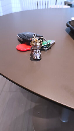 质量很好，没有菱角，材质也很高，不错
