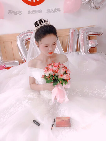 质量好，质感很强，婚纱穿了很好看