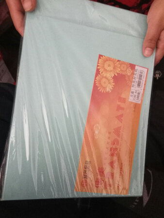 纸张品质：还没有用，但感觉还行，颜色有点偏绿。
纸张厚度：厚度还好
过机效果：沒试，等用了再评价