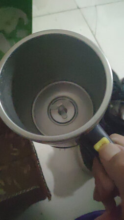 用了大概5次，已经不转了。可能是底部有点漏水的原因。
可以看一下我按着拍的。