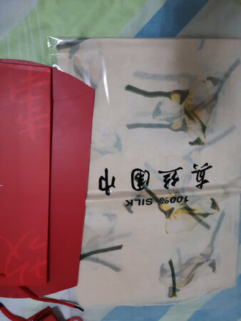 手感很好，我也不懂丝，礼盒很喜欢