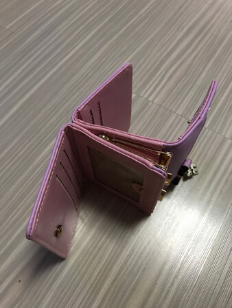 商品整体到手后还算可以，给孩子买的。价格稍贵一些。