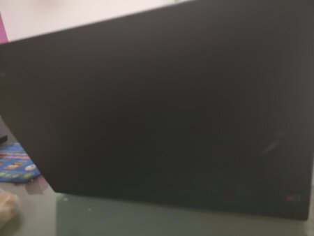 这个电脑一直看中了很久，但是价格一直不便宜，最后只能以原价购入，确实很薄，手感不错，使用起来速度也很快，嗯，最主要是比较轻吧，方便携带，然后一直买这个牌子的电脑，更换了几代，感觉用下来都不错，也没有出现坏呀，或者说有什么问题，所以说一直是这个牌子的忠实粉丝，也一直在京东购买东西，京东有保证，嗯，赠品也都还不错，都这样鼠标啊，还是比较满意的