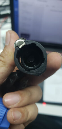 货物整体还不错，还未安装，不知道具体音质怎么样，音响线就用的秋叶原的，相信大品牌，物流信息很快，和京东自营差不多，包装完好，还会再来购买，这个产品不用焊接，使用最为方便，要是能用全金属的就好了，塑料总是感觉没什么质感。。。。。。。。。。。。。