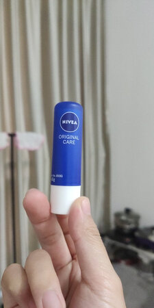 上嘴很润，保湿效果适中，两只很优惠