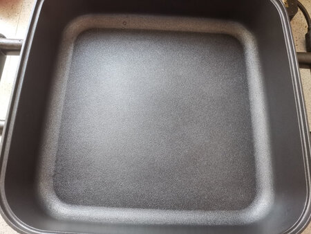挺好用的，不粘锅，容易清洗，火力也够