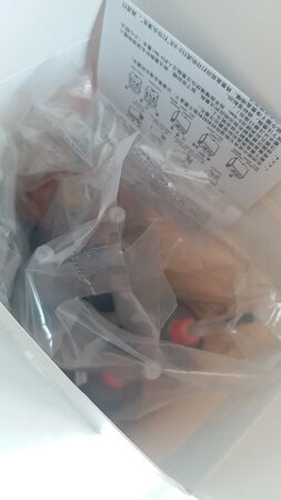 物流速度快，收到的包裹没有出现问题。打开包裹一看，操作说明一目了然