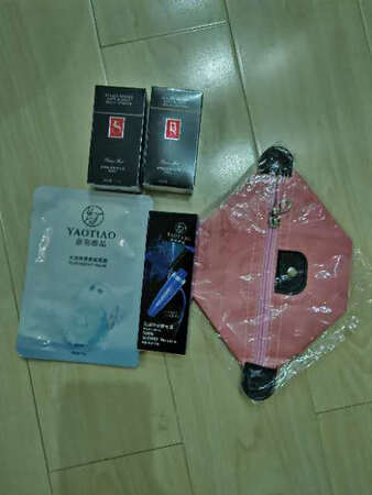 一直用该品牌的变色唇膏，颜色好看滋润，用完再来。