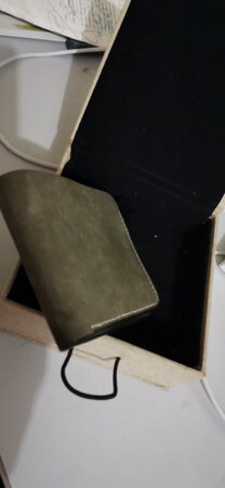 服务态度一级棒，感觉棒棒哒，因为有事所以加了急，店主把一切都安排好了！真心感谢，这次购物很开心。包也一级棒，很舒适，大小刚刚好。就是有一点味，应该很快就没了。很开心(*?︶?*).?.:*?