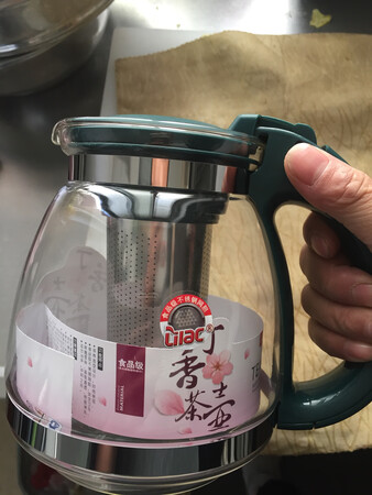 茶壶很好，小巧但容量大。很满意。