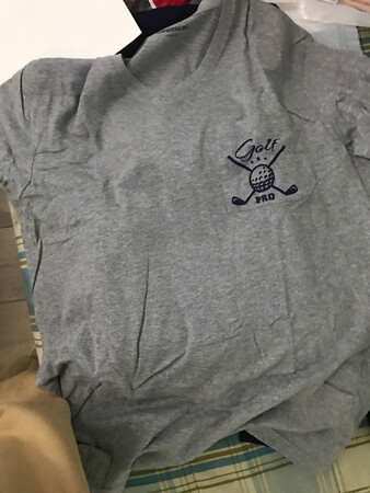 蛮好的，全棉，柔软舒服，质量好，但是觉得沾绒。偏大吧，整体码子都偏大。这次活动买划算，超值的。