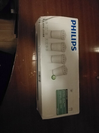 商品正宗，问了客服，飞利浦净水器通用的，果然很好，物流也挺好的，完好无损。
