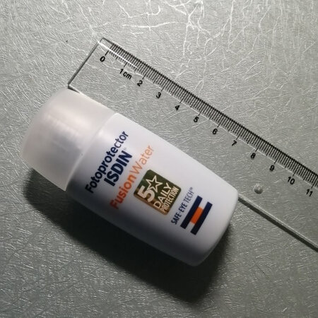 是真的真的超级迷你，可能是为了方便携带吧……？用起来个人感觉不错~好评！