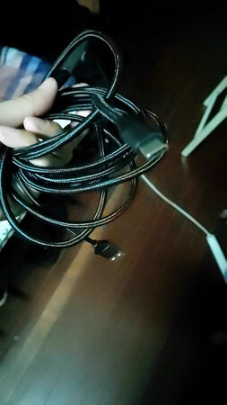 线挺结实，不过效果实在是一般，看手机上保存下来的视频，时不时有一团团的马赛克