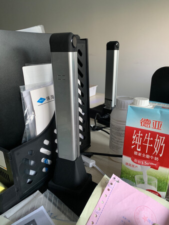 买了两个，驱动不会安装，客服耐心的讲解怎么安装，很清晰，而且收起来不占地方
