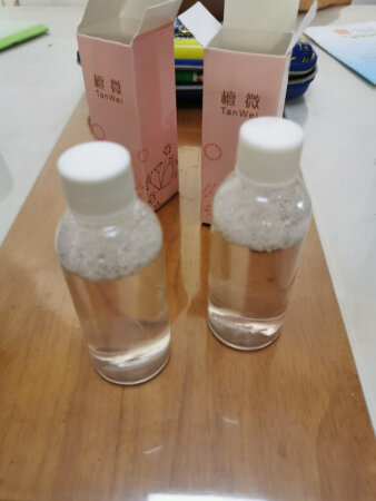 收到的东西完全不是百合味，也不是精油，直接是肥皂水