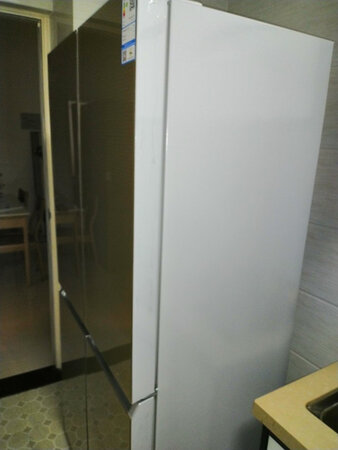 外形外观：大气，色彩好
容量大小：很大，实用
制冷效果：好，快