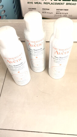 产品质感：很好
适合肤质：都可以
产品香味：无味
使用效果：方便
补水效果：OK