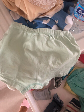 特别好的内裤 买了好几次 很柔软 很舒服 小朋友很喜欢 图案也很多种 绝对物美价廉 小内裤随便买买没想到很棒 质量很赞